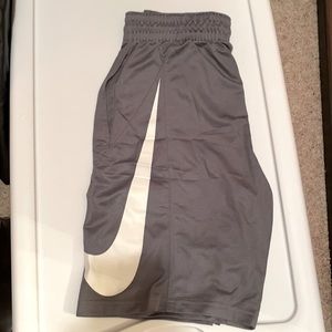 Nike drifit basketball shorts